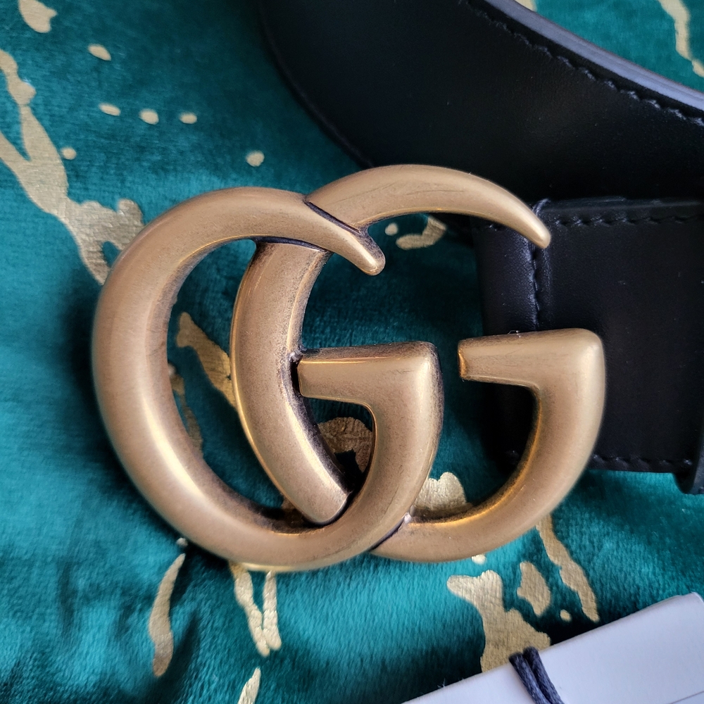 Gucci Black Leather Belt with Gold Buckle - Picture 3 of 7